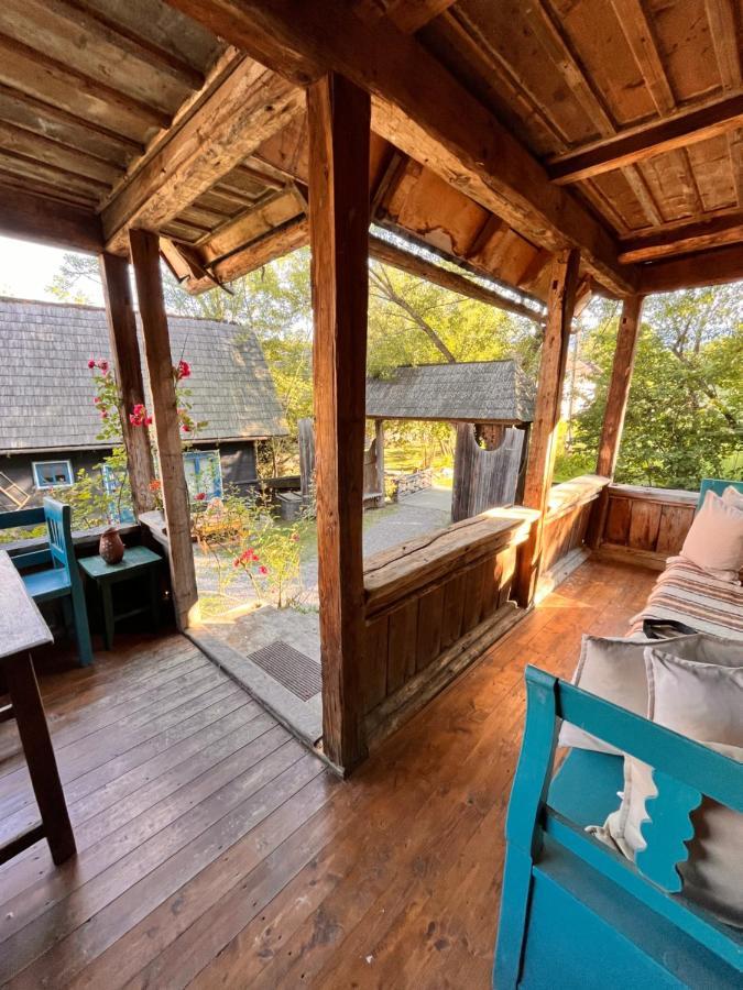The Village Pension Breb Bagian luar foto