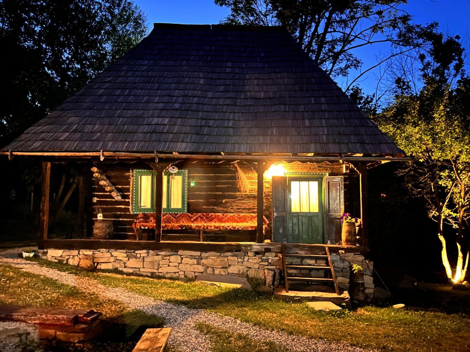 The Village Pension Breb Bagian luar foto