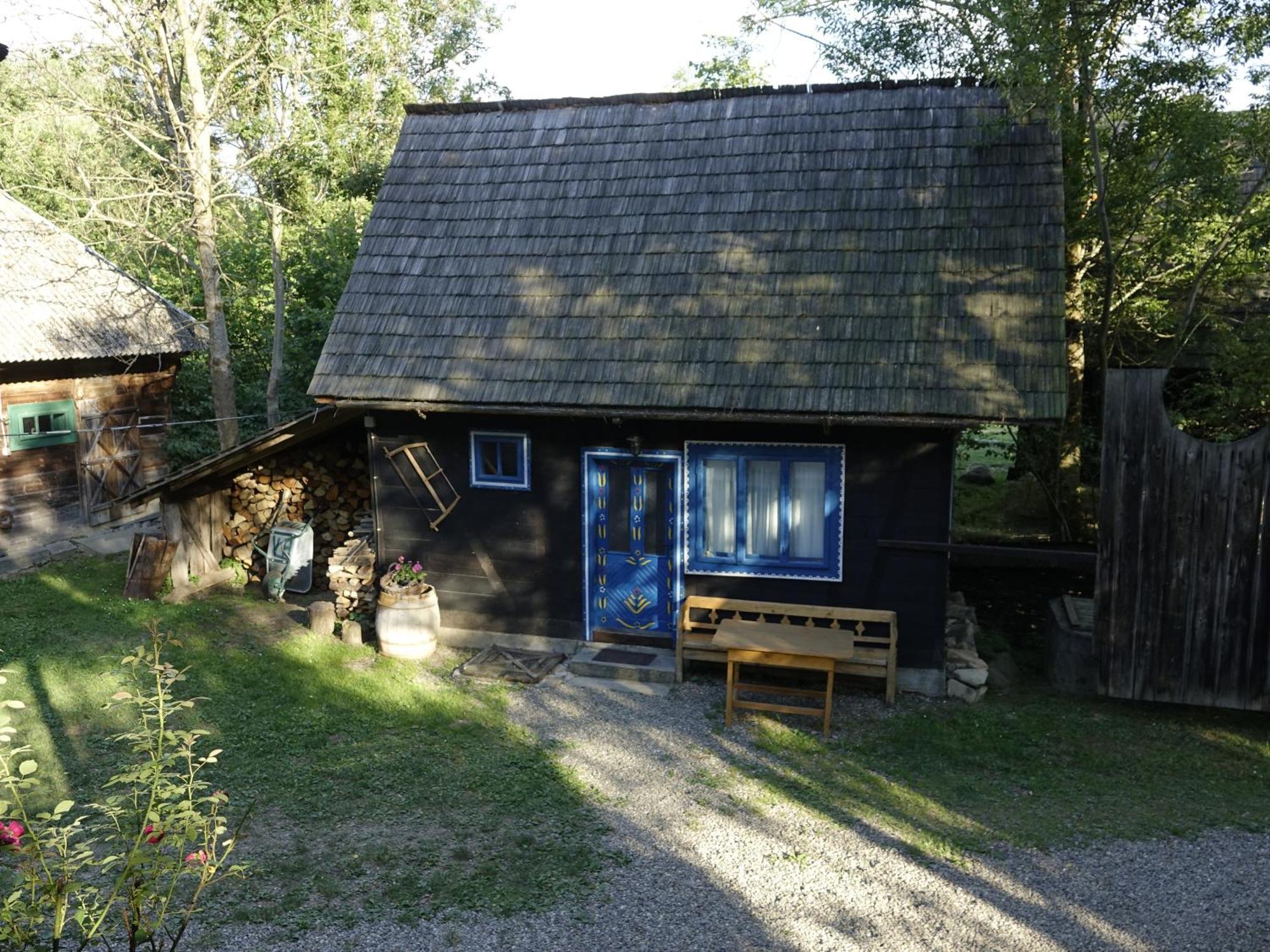 The Village Pension Breb Bagian luar foto