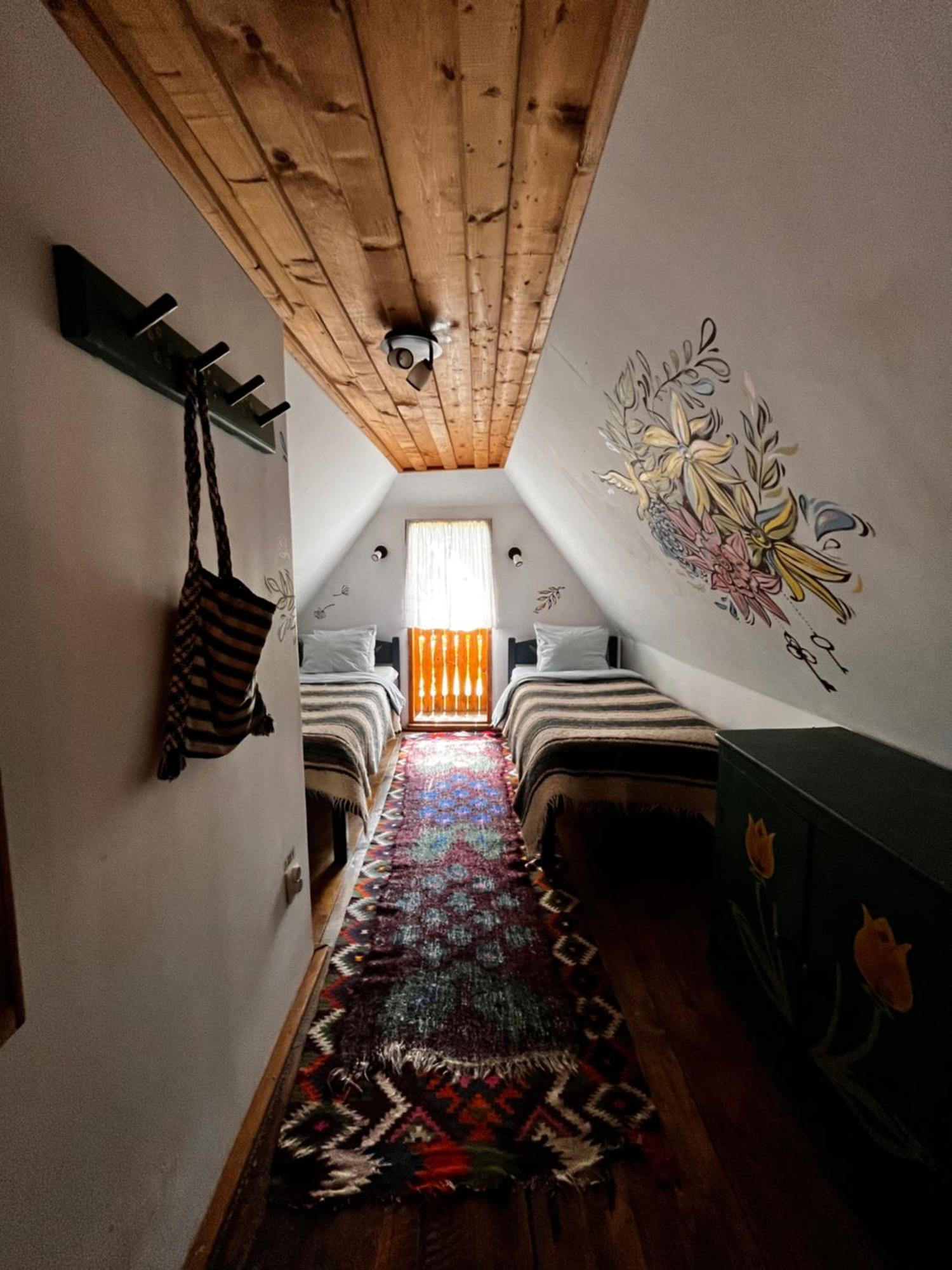 The Village Pension Breb Bagian luar foto