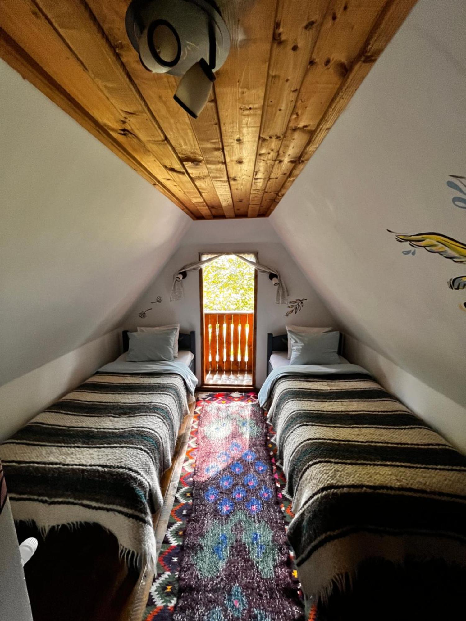 The Village Pension Breb Bagian luar foto