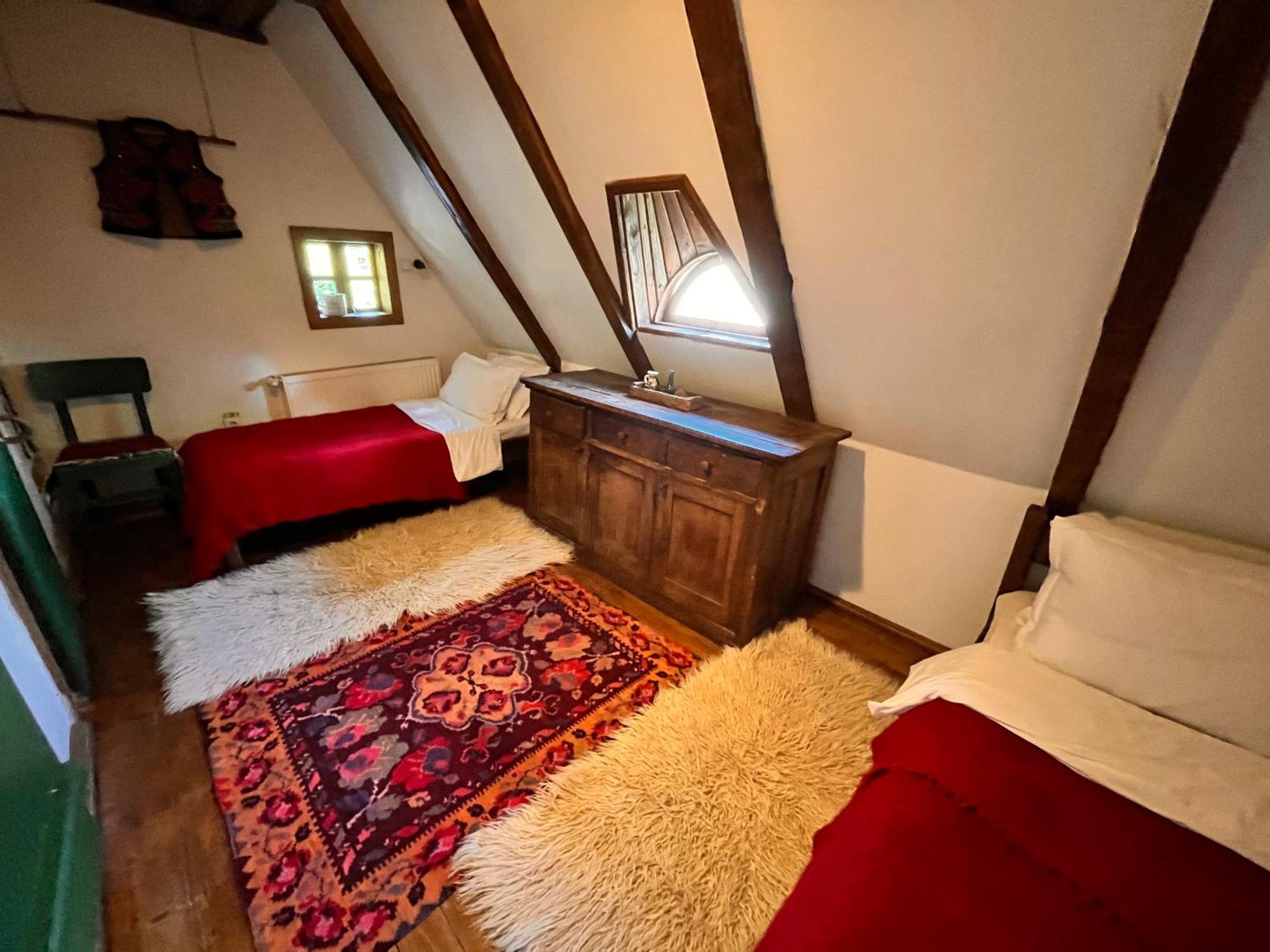 The Village Pension Breb Bagian luar foto