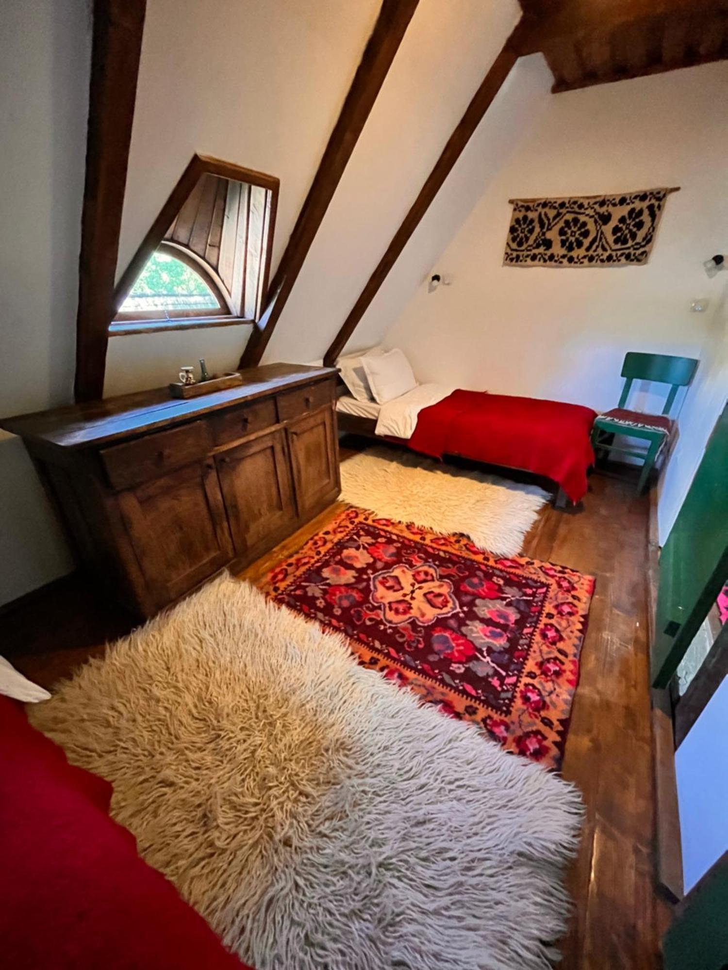 The Village Pension Breb Bagian luar foto