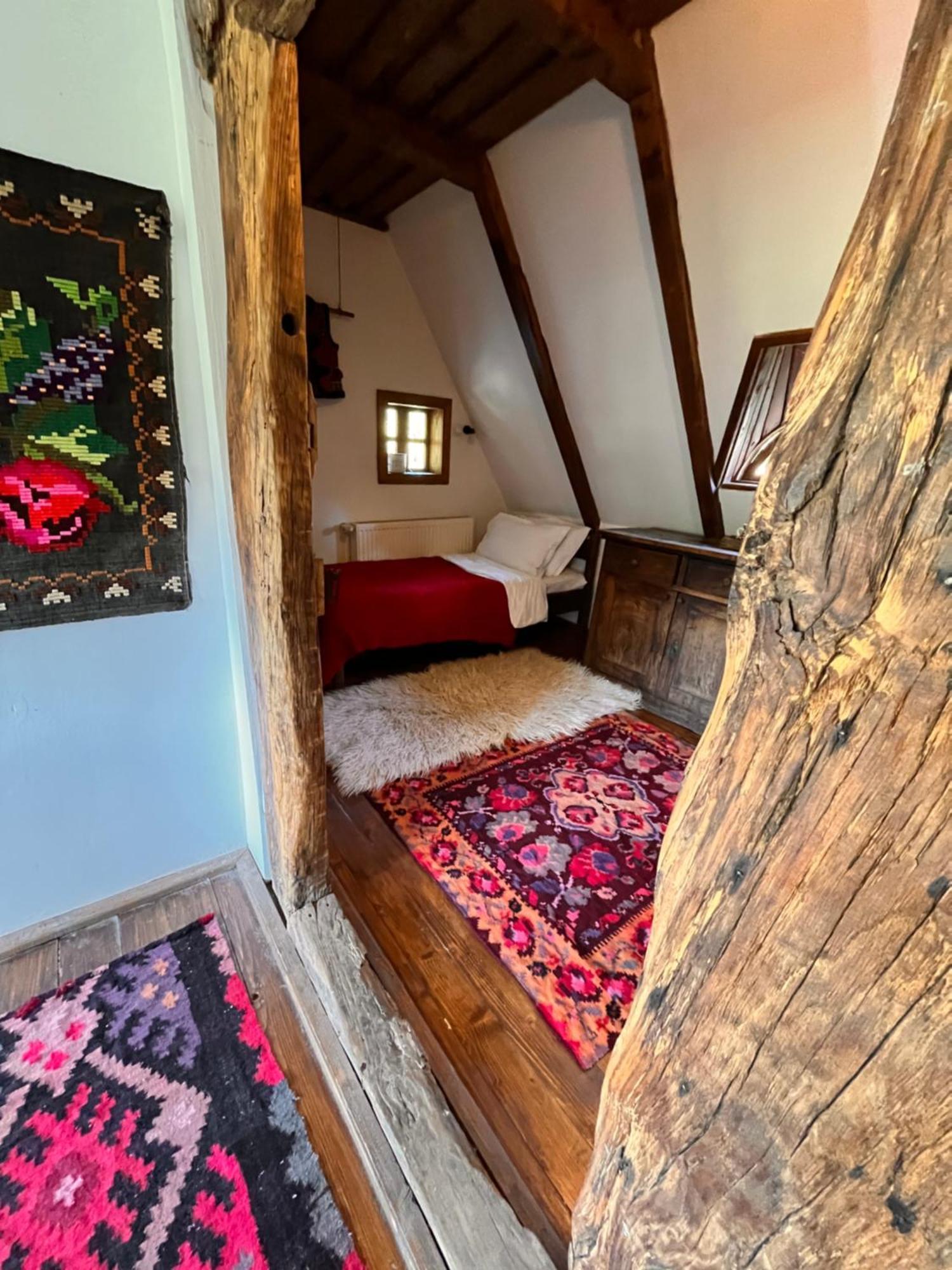 The Village Pension Breb Bagian luar foto