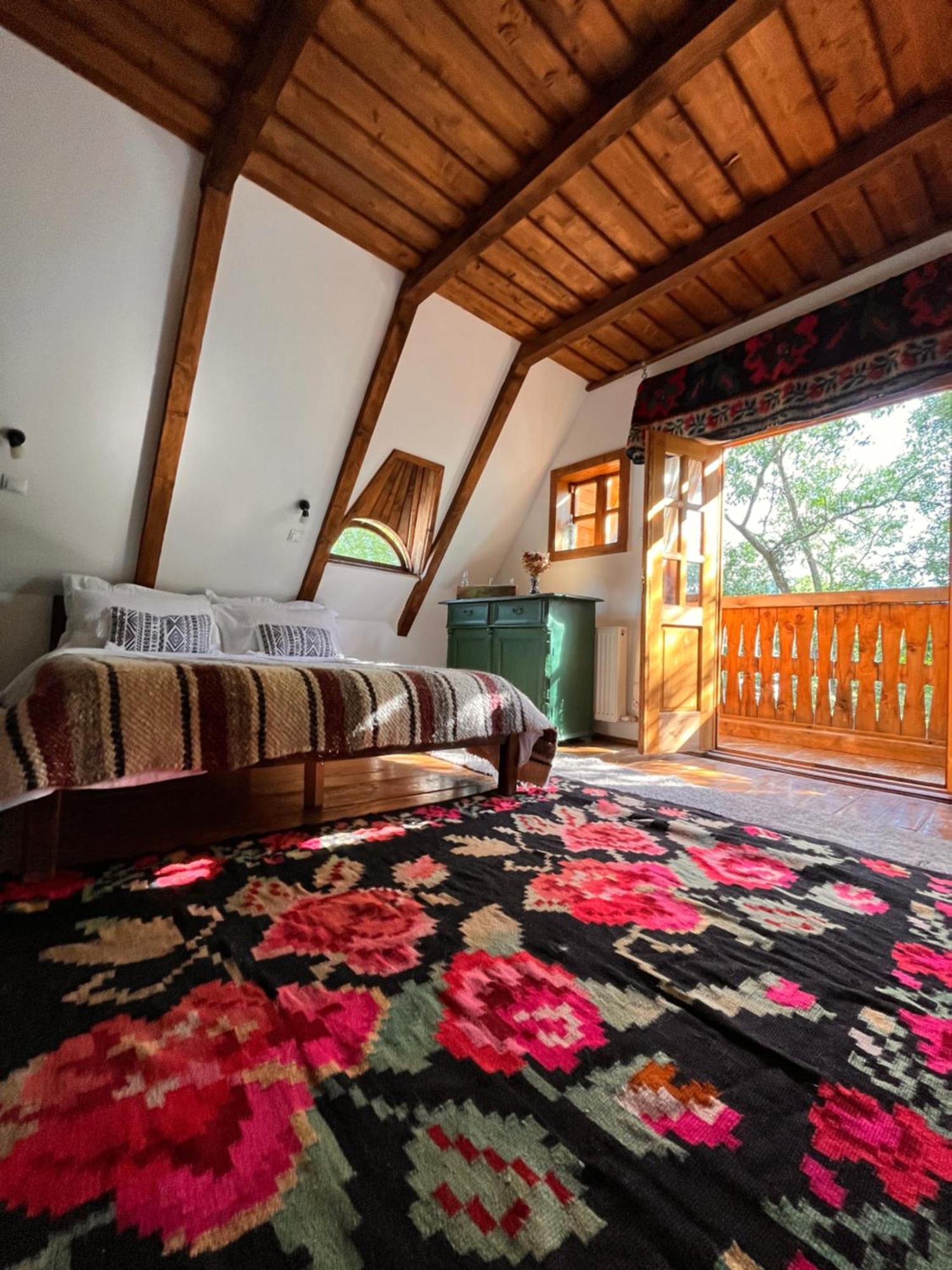 The Village Pension Breb Bagian luar foto