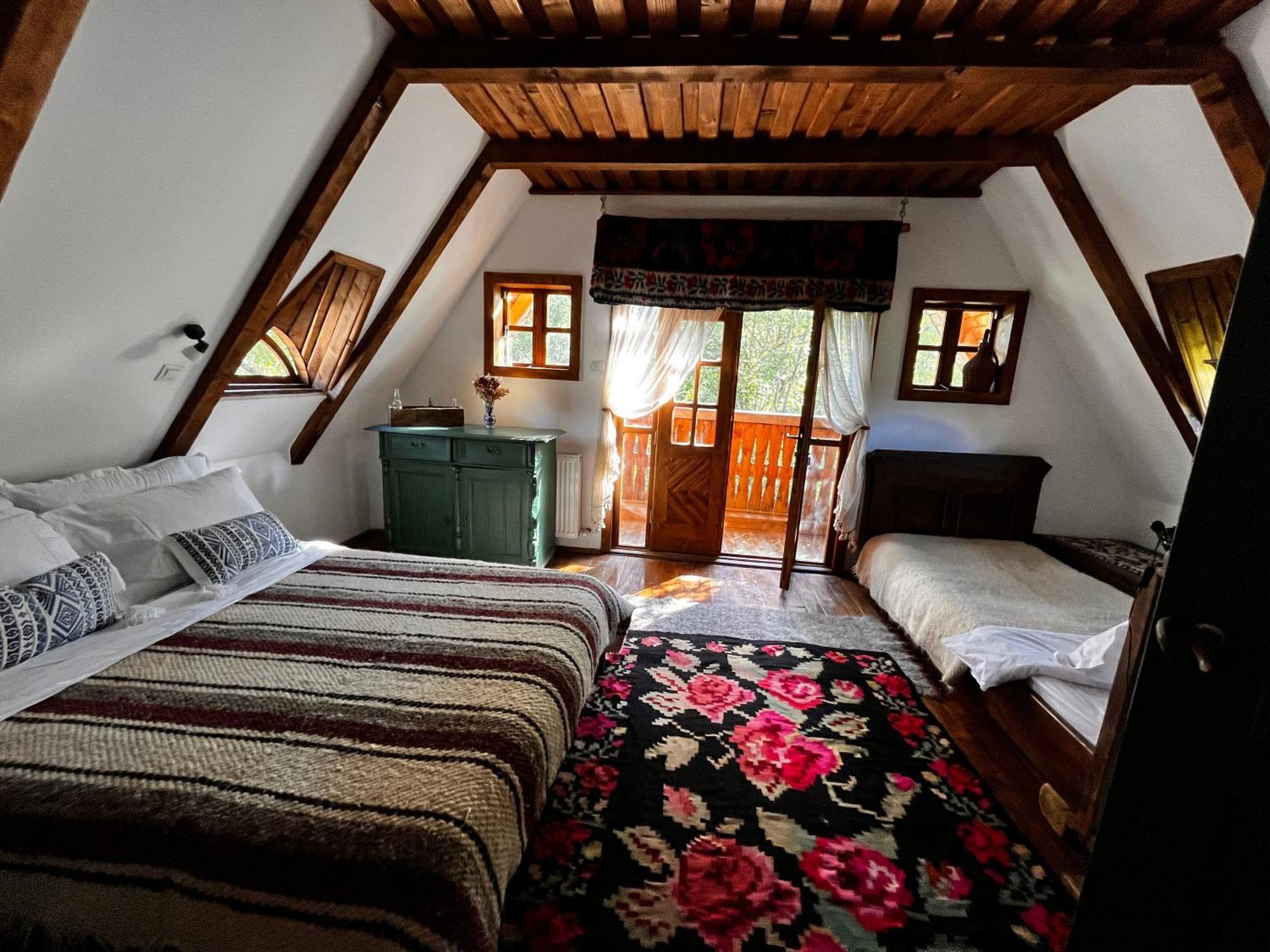 The Village Pension Breb Bagian luar foto