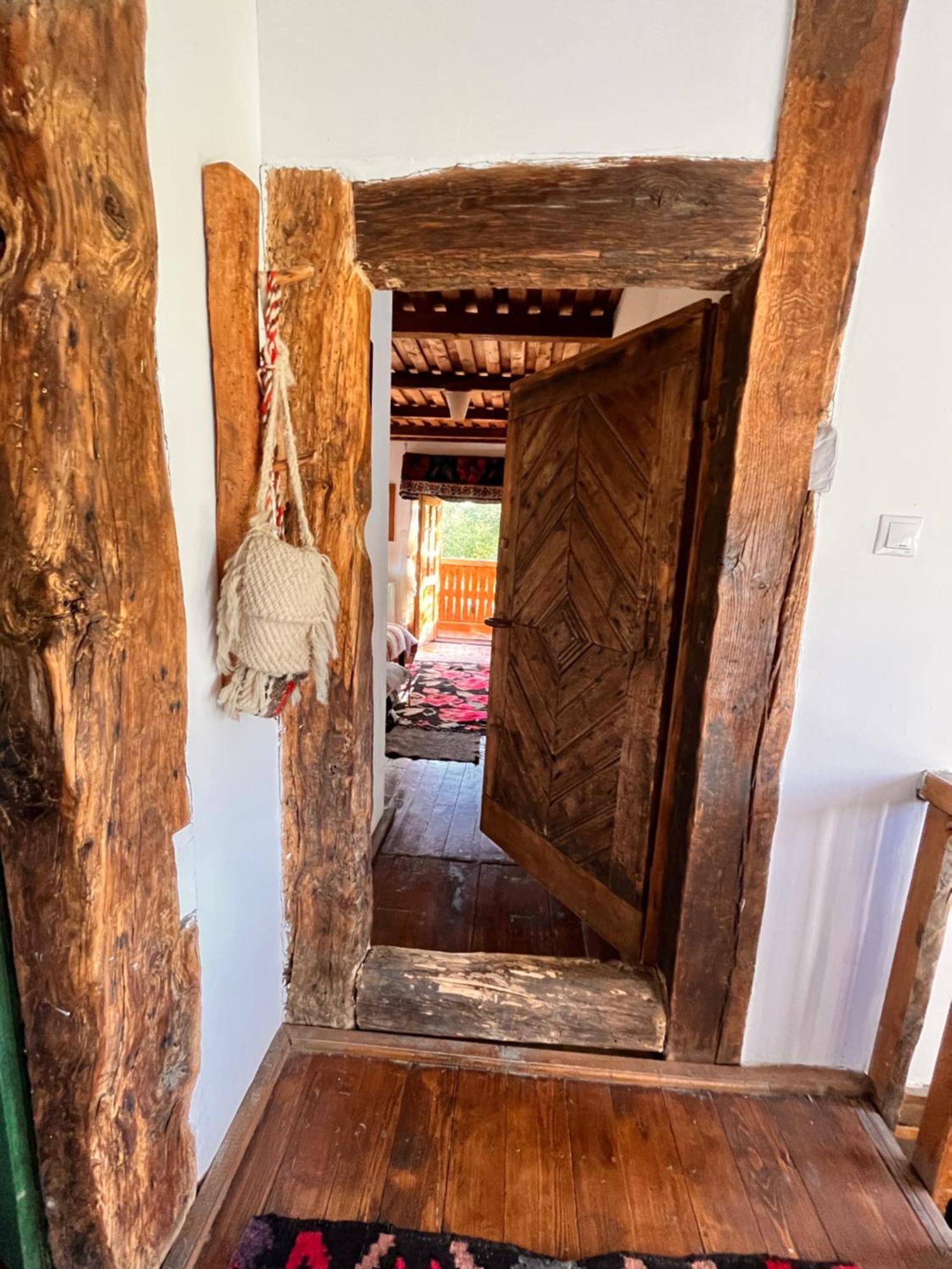 The Village Pension Breb Bagian luar foto