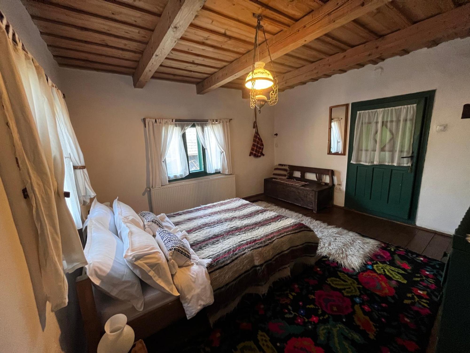 The Village Pension Breb Bagian luar foto